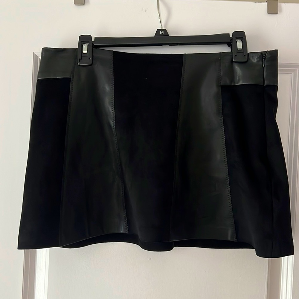 ZARA - Black mini skirt